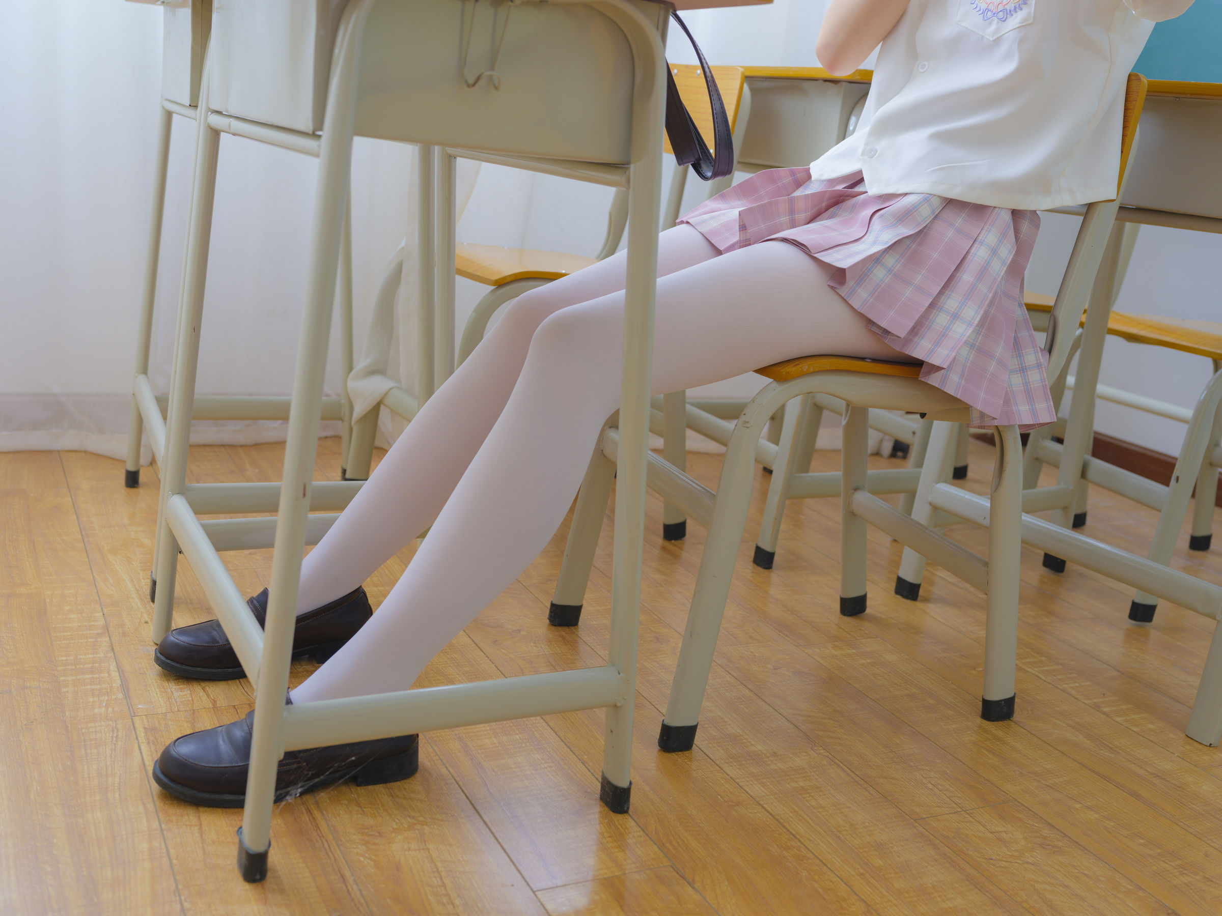 森萝财团写真 - 小圆 试拍 JKJK格子裙 50D  第1张