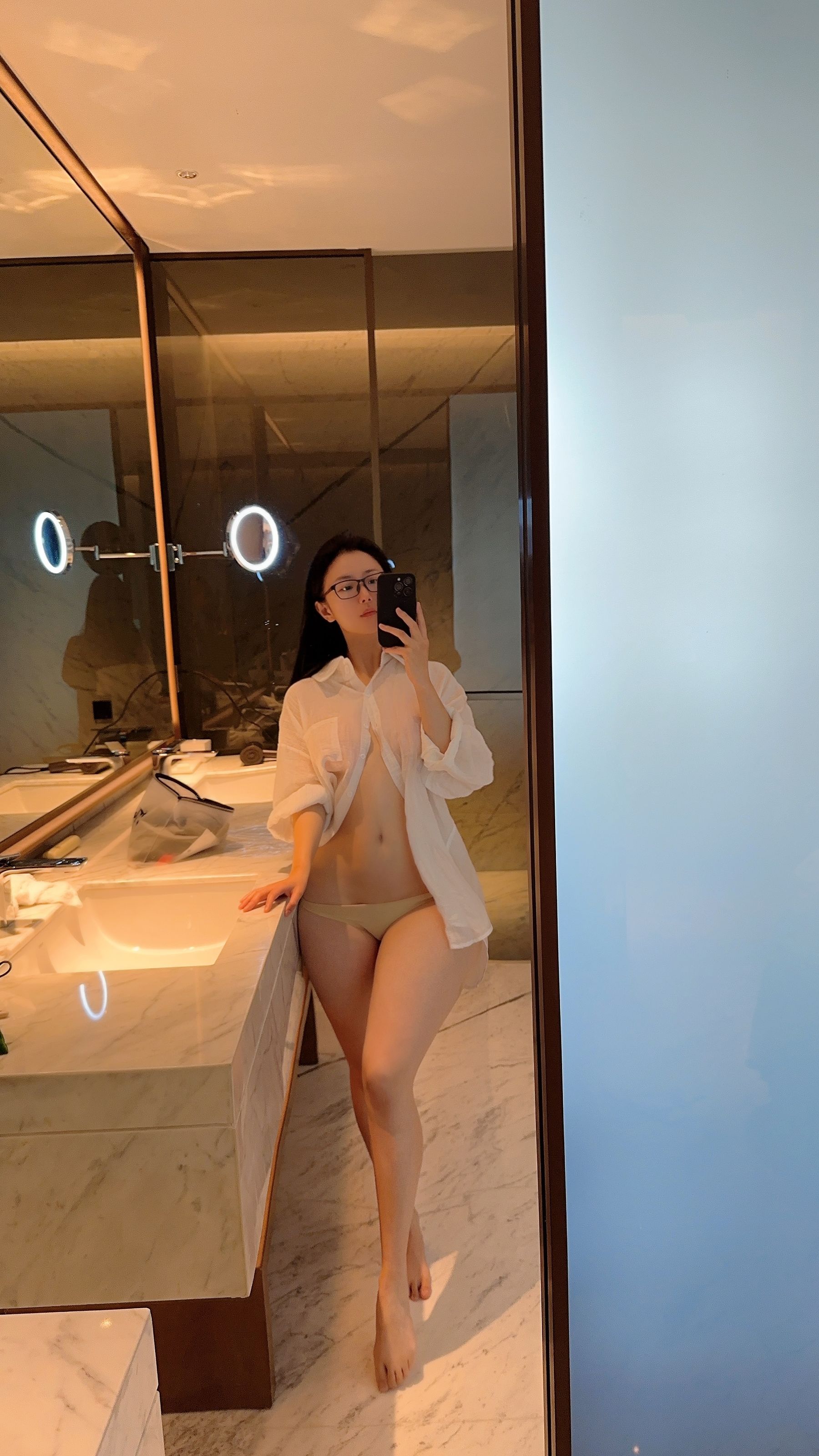 俏妞qiaoniuTT - 男友衬衫