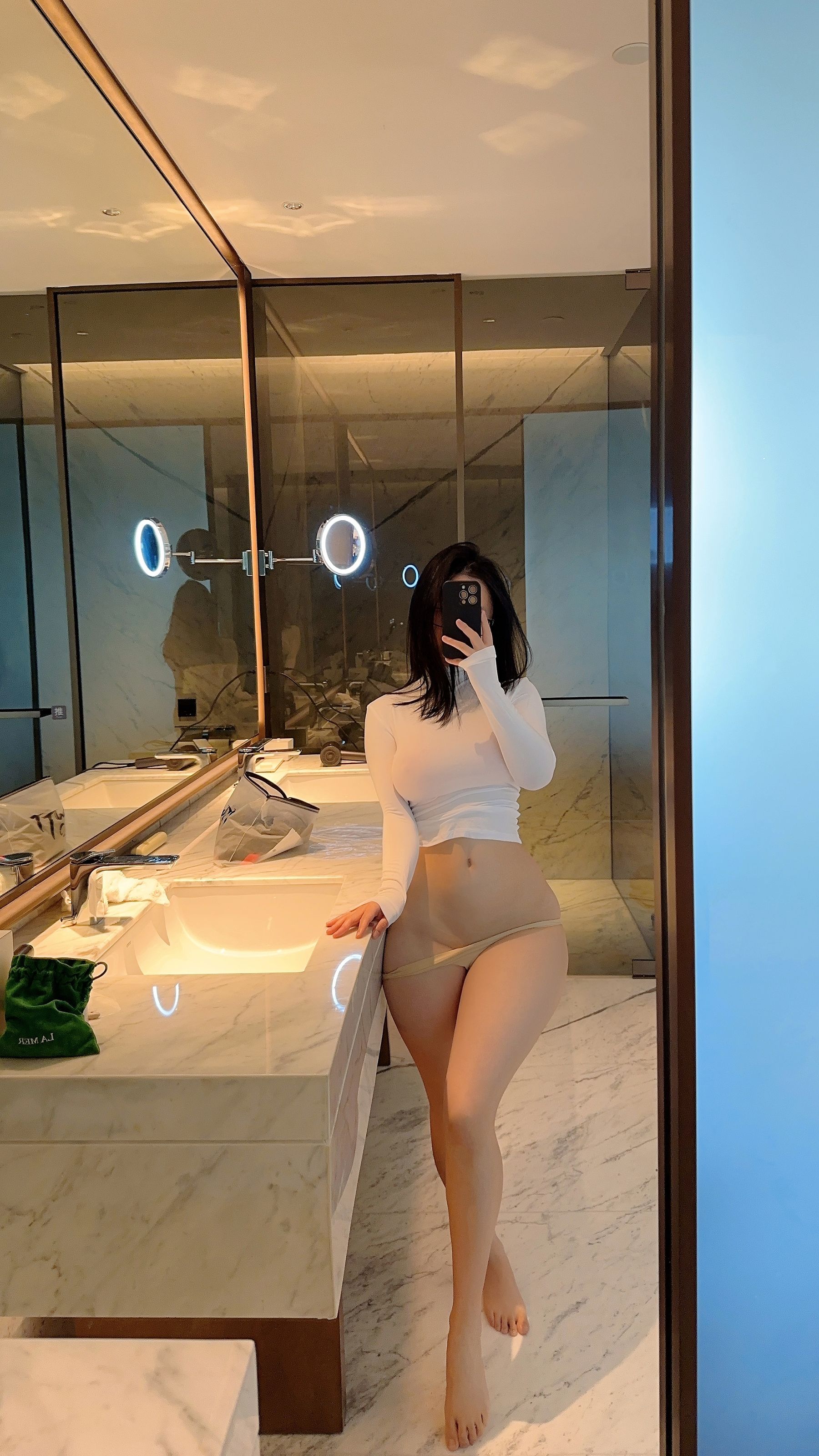 俏妞qiaoniuTT - 男友衬衫