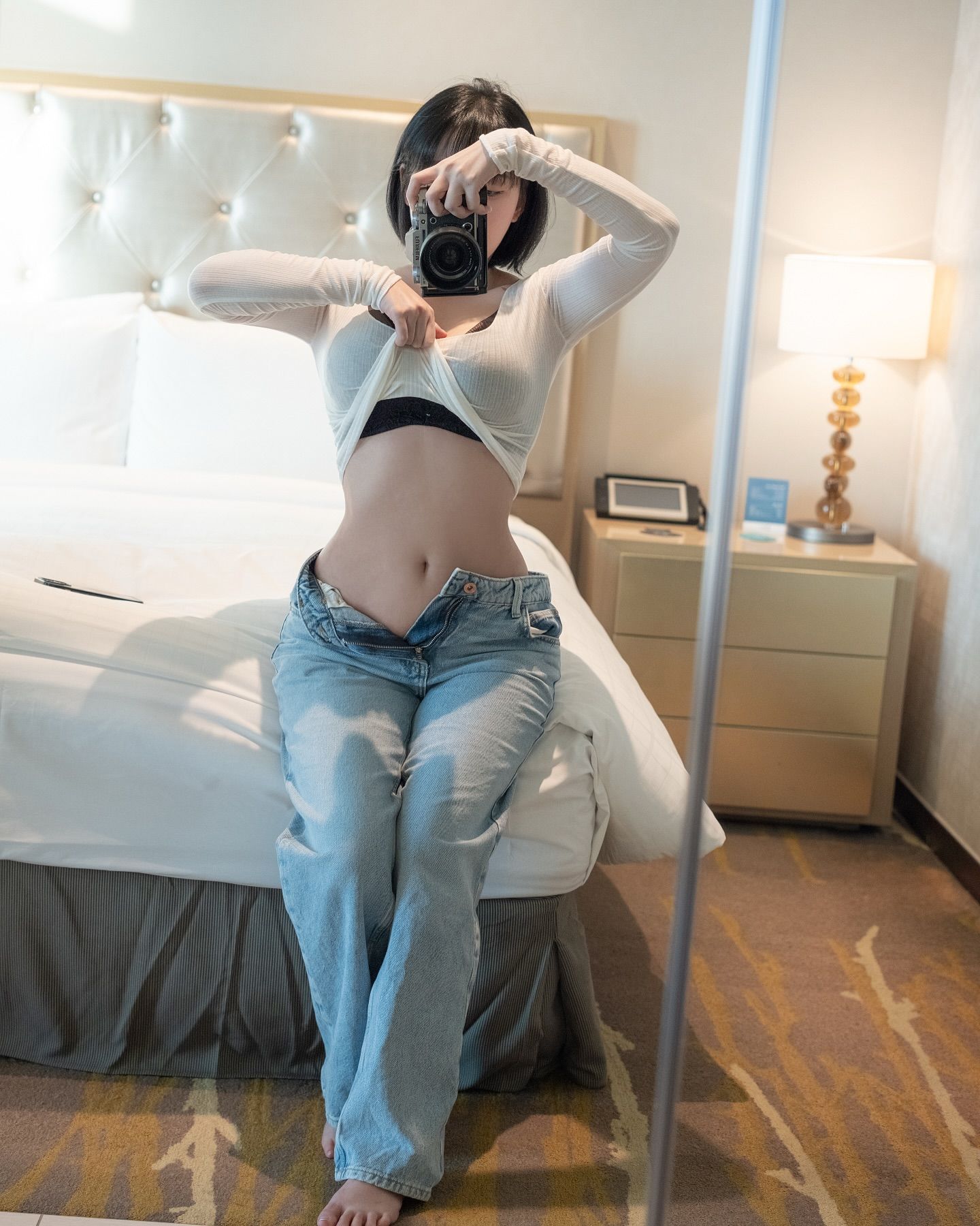 姜仁卿 Kang In-kyung - White T-Shirt and Jeans Concept
