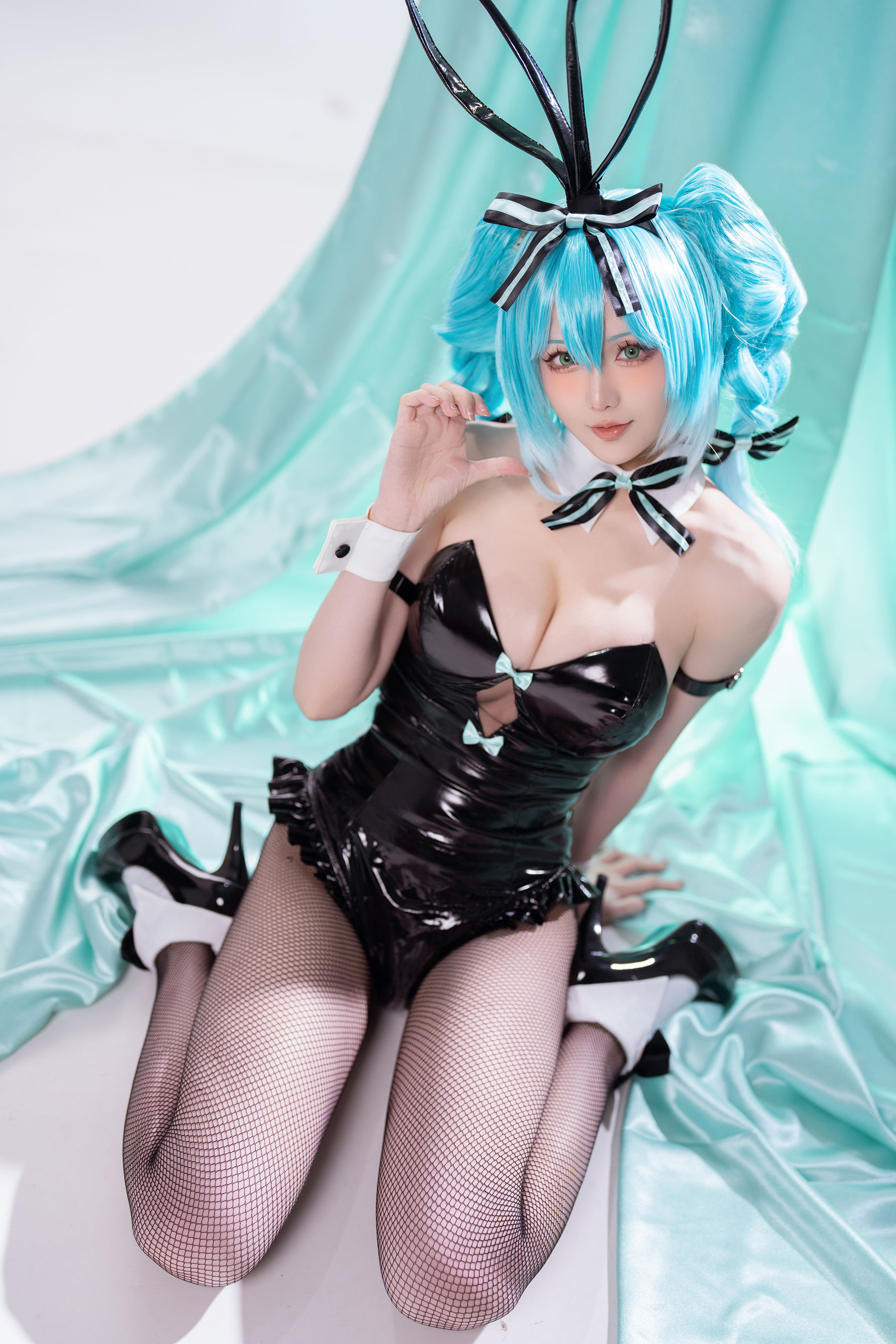 Coser小姐姐星之迟迟 - 初音未来 兔女郎