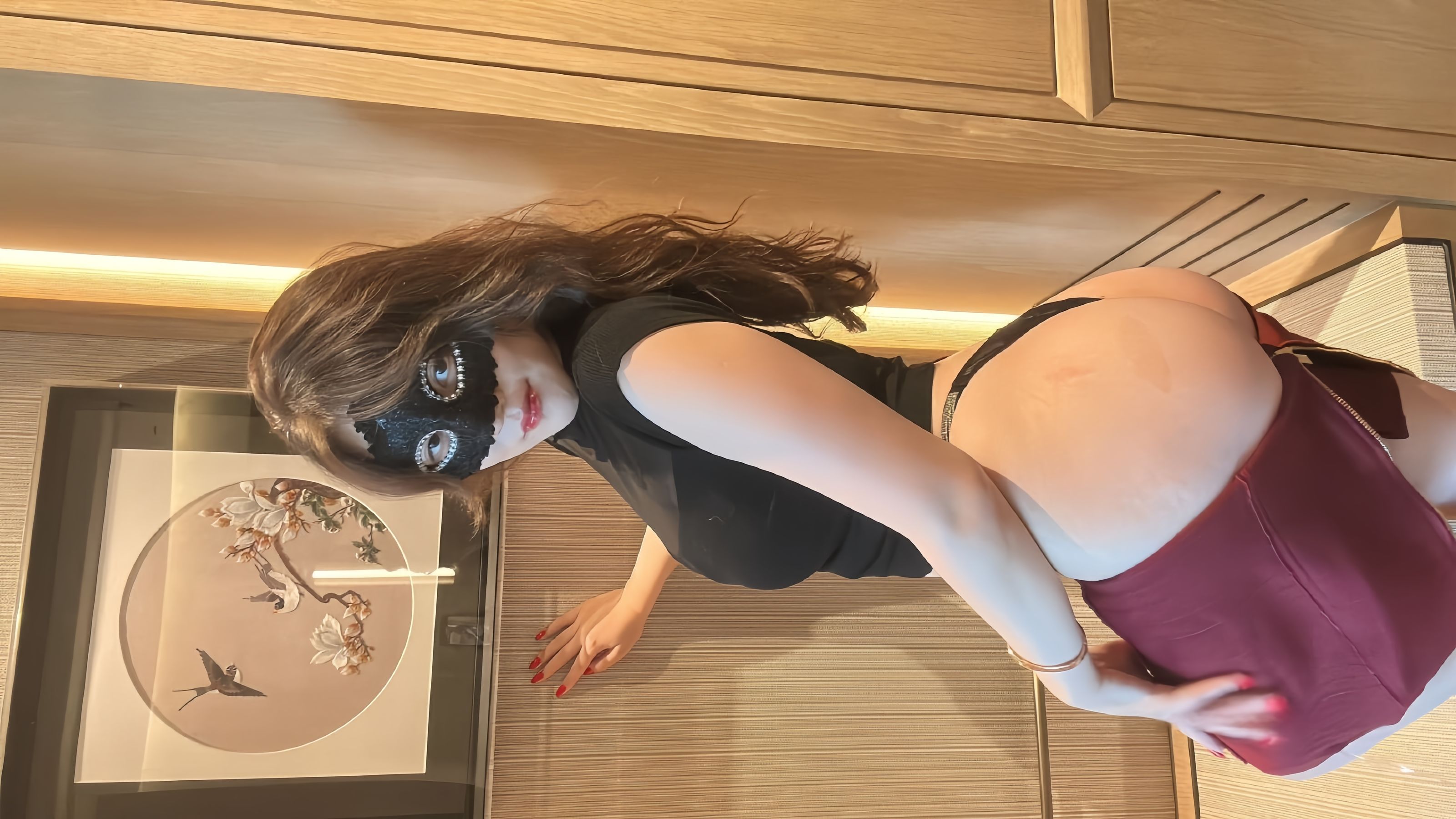 可可西yyy - 蒙面女侠红色包臀裙