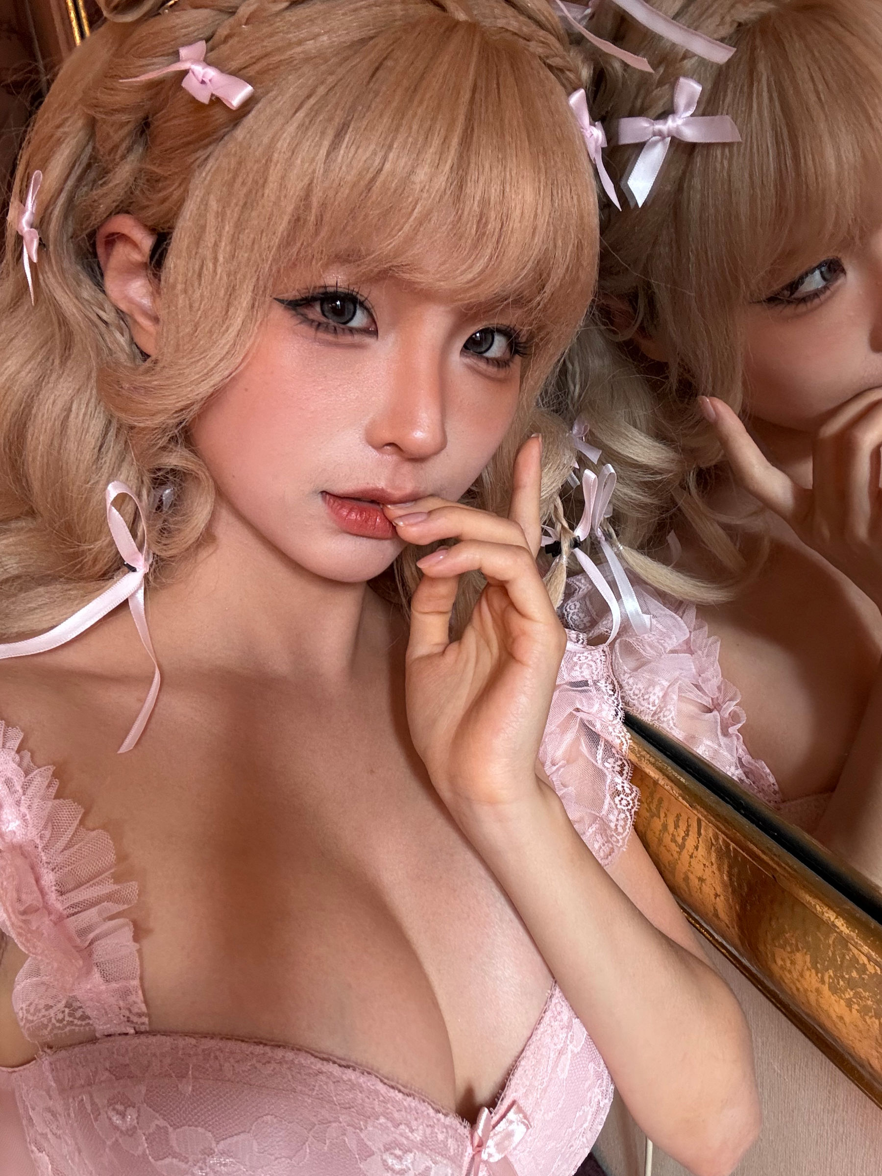 动漫博主蠢沫沫 - 金发蝴蝶结  第61张